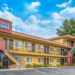 Travelodge By Wyndham Burbank-glendale 3* Burbank